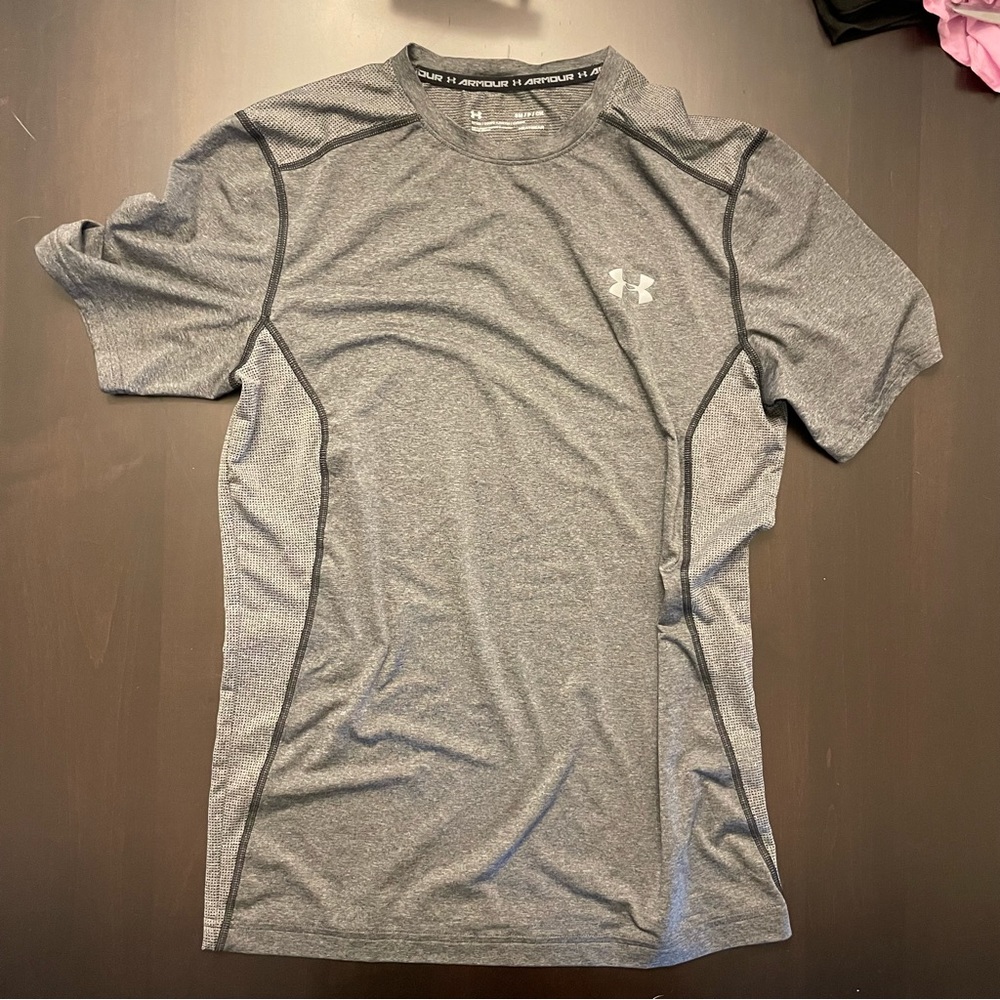 Men’s Under Armour Fitted Heat Gear Shirt - Small